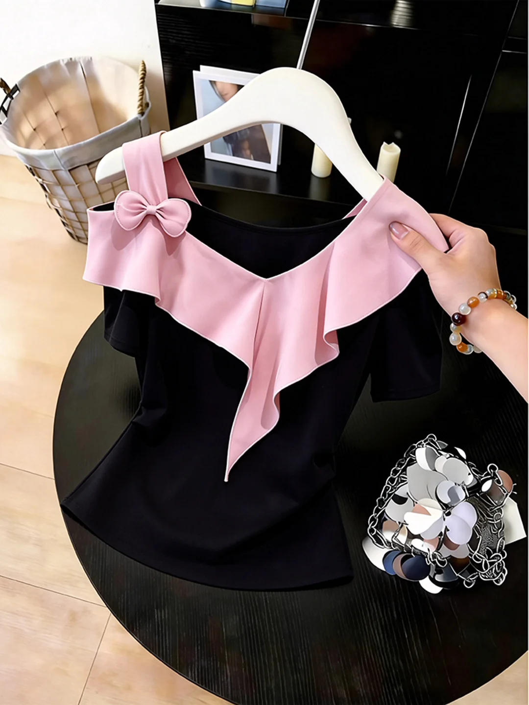 Elegant V-neck Shoulder-bow Tie Design Women's T-shirt Summer New Style Beautiful Atmosphere Shoulder-baring Waist-cinching S...
