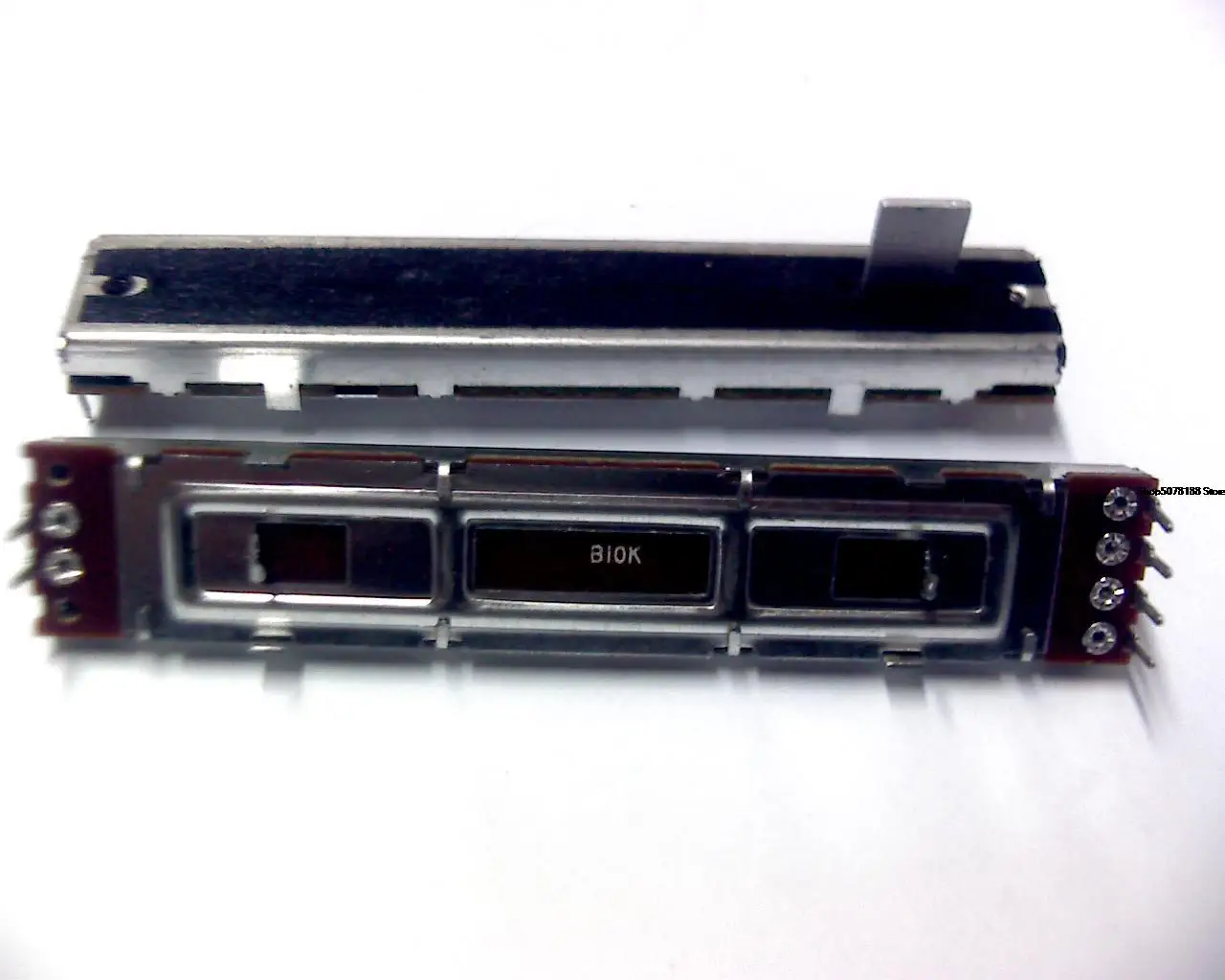 

Оригинальный прямой раздвижной толкатель громкости 88 мм длинный ход 60 мм b10k дуплекс