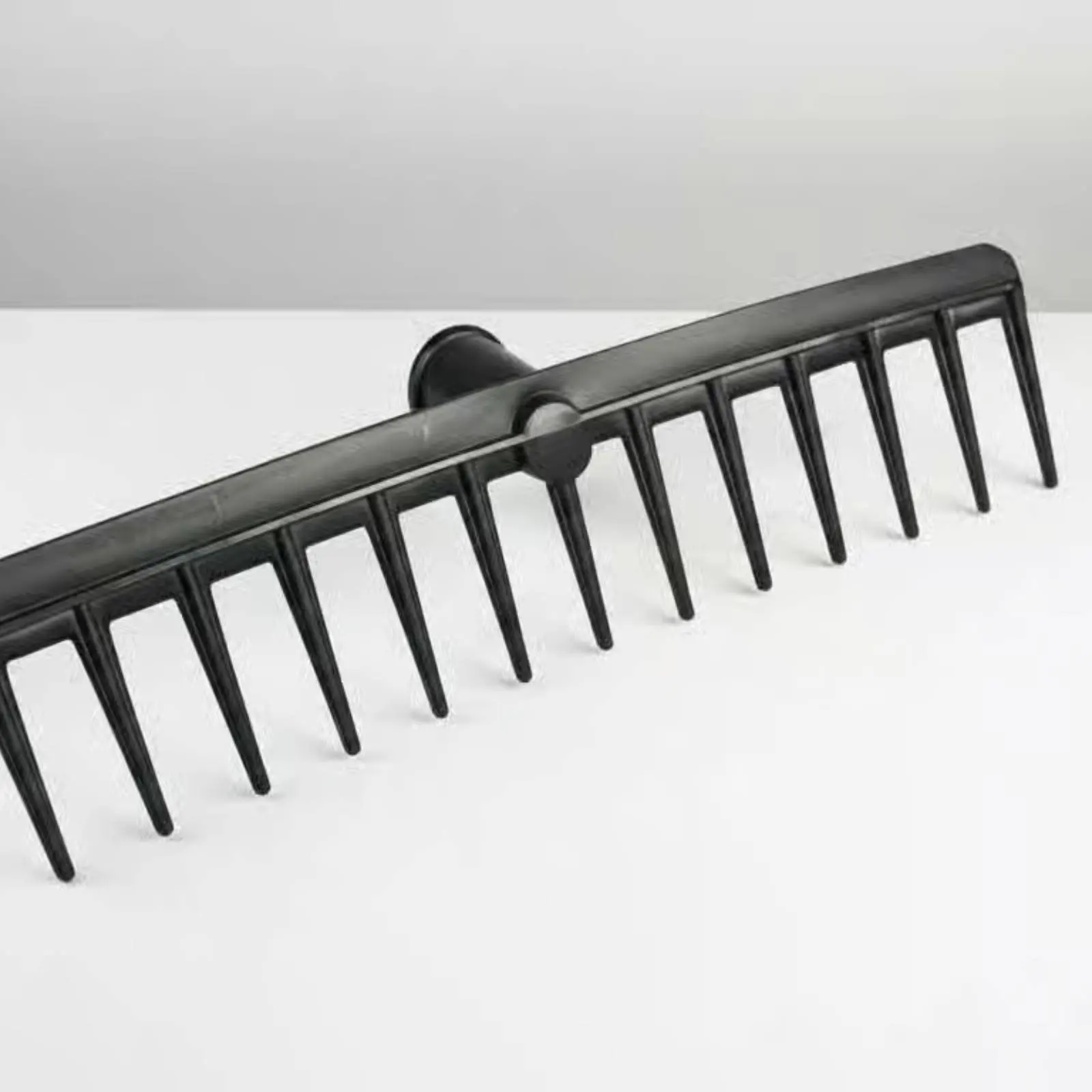 Sport Rake Support Bracket Sturdy Sand Rake Stand Detachable Design Versatile for Greenskeepers