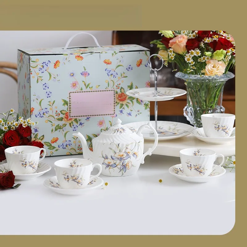 Afternoon tea gift box, tea set, coffee cup and saucer.