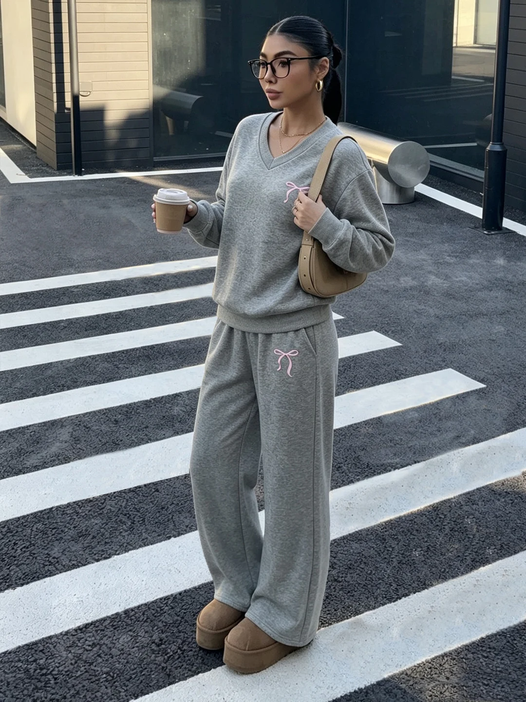 Women Cute Bow Embroidery Matching 2‑Piece Set V‑Neck Sweatshirt & Wide Leg Pants Casual Tracksuit view 3