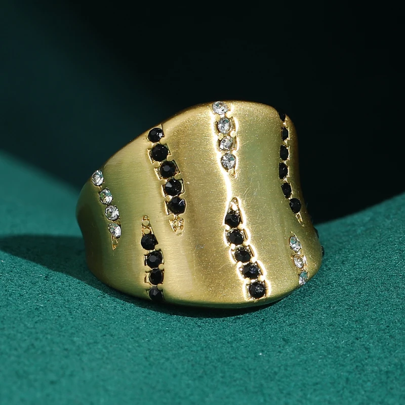 

Antique Gold Plated Rings For Ladies Vintage Black Rhinestone Silver Color Charm Stone Designer Jewelry 2026 Birthday New