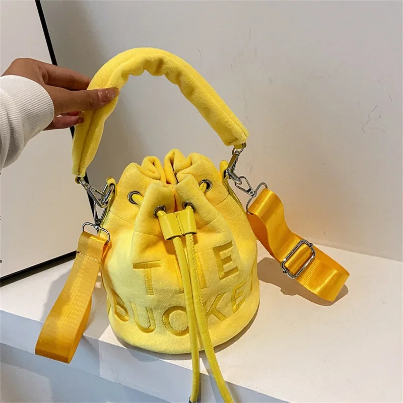 

Plush Bucket Bags for Women 2025 New Luxury Designer Handbag Fashion Letter Print High Quality Cute Crossbody Shoulder Bag Woman