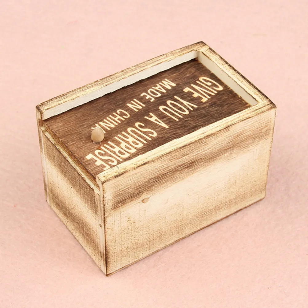 

Деревянная коробка-сюрприз с реалистичным скорпионом внутри для розыгрышей на Хэллоуин, День дурака, День рождения