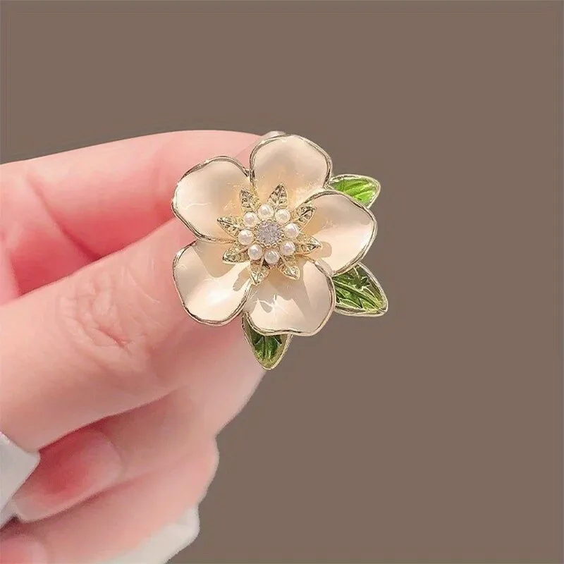 Enamel Floral Plant Brooches for Men and Women Sweet White Ceramic Pin Lotus Flo