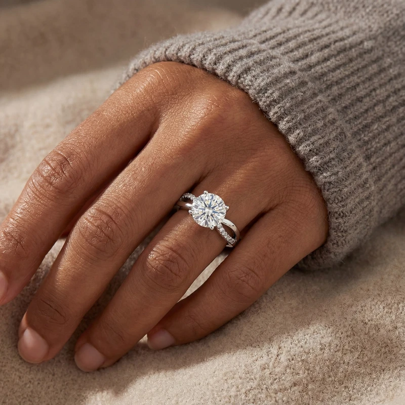 Täglich tragbare, gekreuzte, runde Zirkonia-Ringe für Damen, silberfarben, hochwertige Damen-Accessoires, Hochzeits- und Party-Schmuck