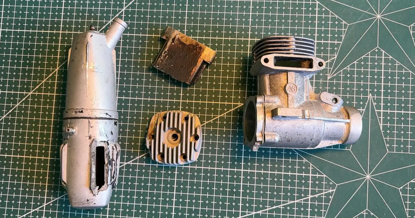 【在庫処分】中古ASP 46型航空機エンジンシリンダー＆破損OSマフラー（修理必要）中古部品。 購入ケア