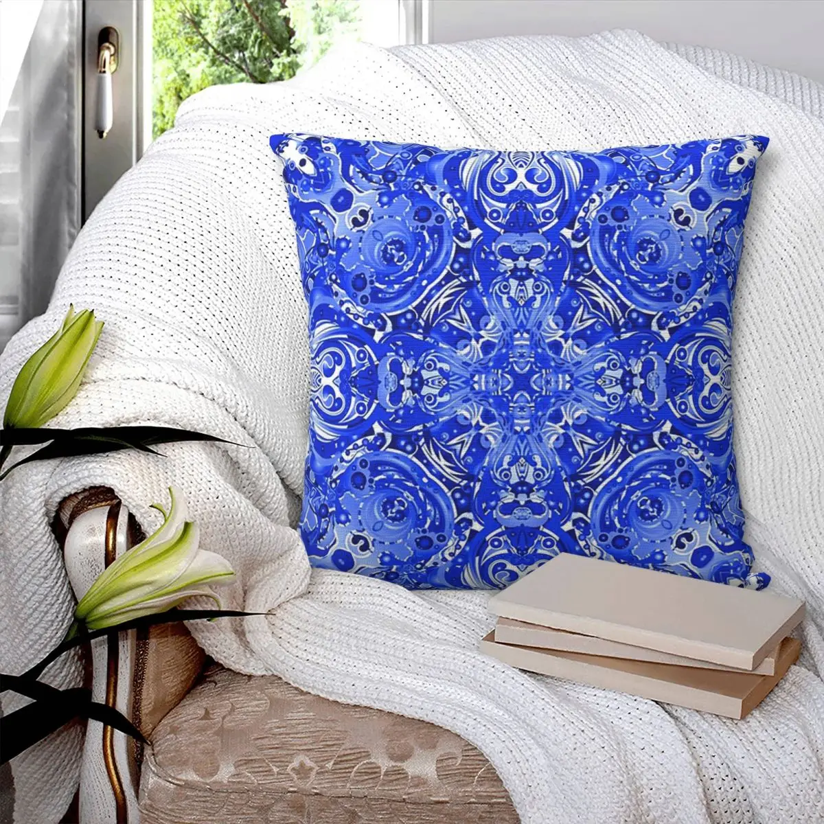 ITALIAN GILDED DAMASK PATTERN-BLUE AND WHITE CHINOISERIE FLORAL PRINT Square Pillowcase Pillow Cover Comfort Throw Pillow Home