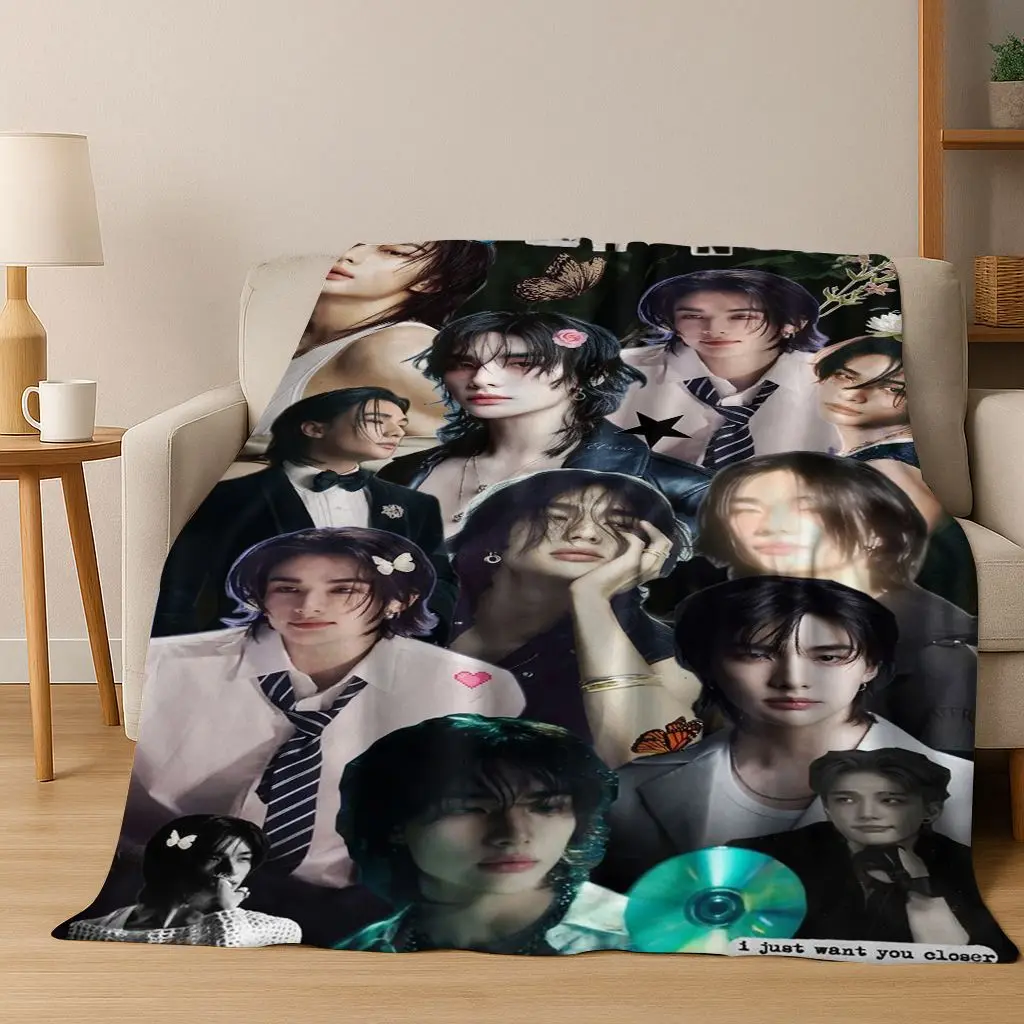 ثلاثية الأبعاد Hyunjin سولو KPOP المغني الفانيلا بطانية ، دافئة ومريحة لينة رمي بطانية للمنزل غرفة نوم أريكة تتحول لسرير نزهة غطاء مكتب هدية #5