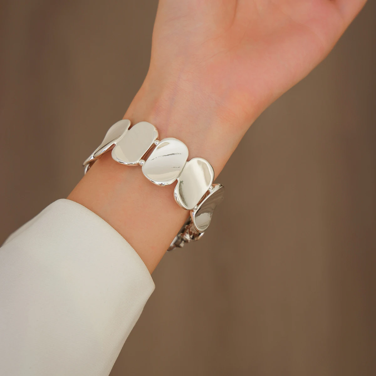 Correa de Metal para Apple Watch, pulsera Simple de lentejuelas, cadena para Iwatch98765SE Ultra40 41 44 45mm, muñeca de superficie elástica para mujer