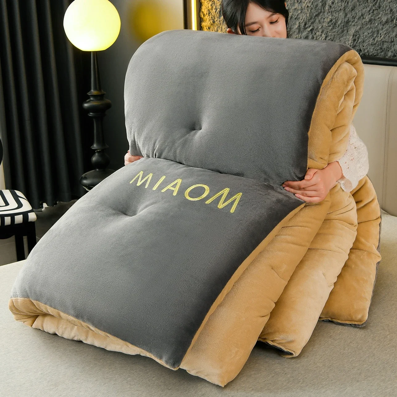 Letter Embroidery Super Thick Winter Blanket Double-sided Milk Velvet Warm Single Double Bed Blanket Fluffy Soft Plush Comforter