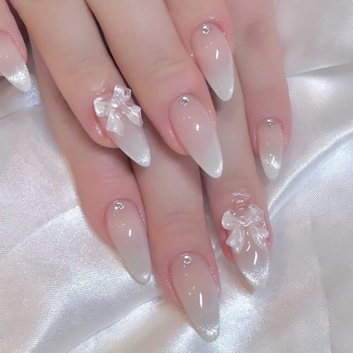 Wearable Press On Nails With Bow And Pearl Starlight Almond Design_voghion.com