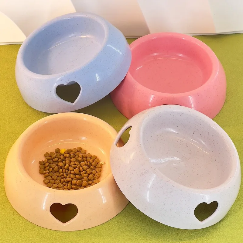 Large-sized Heart-shaped Hollow Plastic Dog Bowl Cat Bowl Pet Feeding and Watering Single Bowl High-quality Pet Bowl