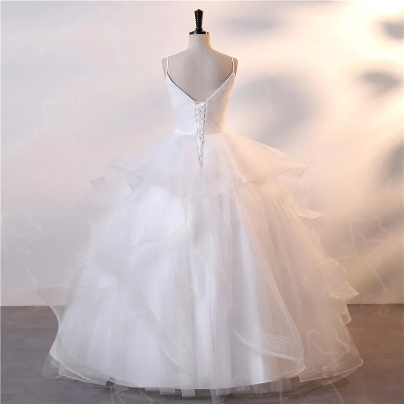 White Quinceanera Dresses New Elegant Spaghetti Strap Party Dress Real Photo V-neck Ball Gown Simple Prom Dress For Women