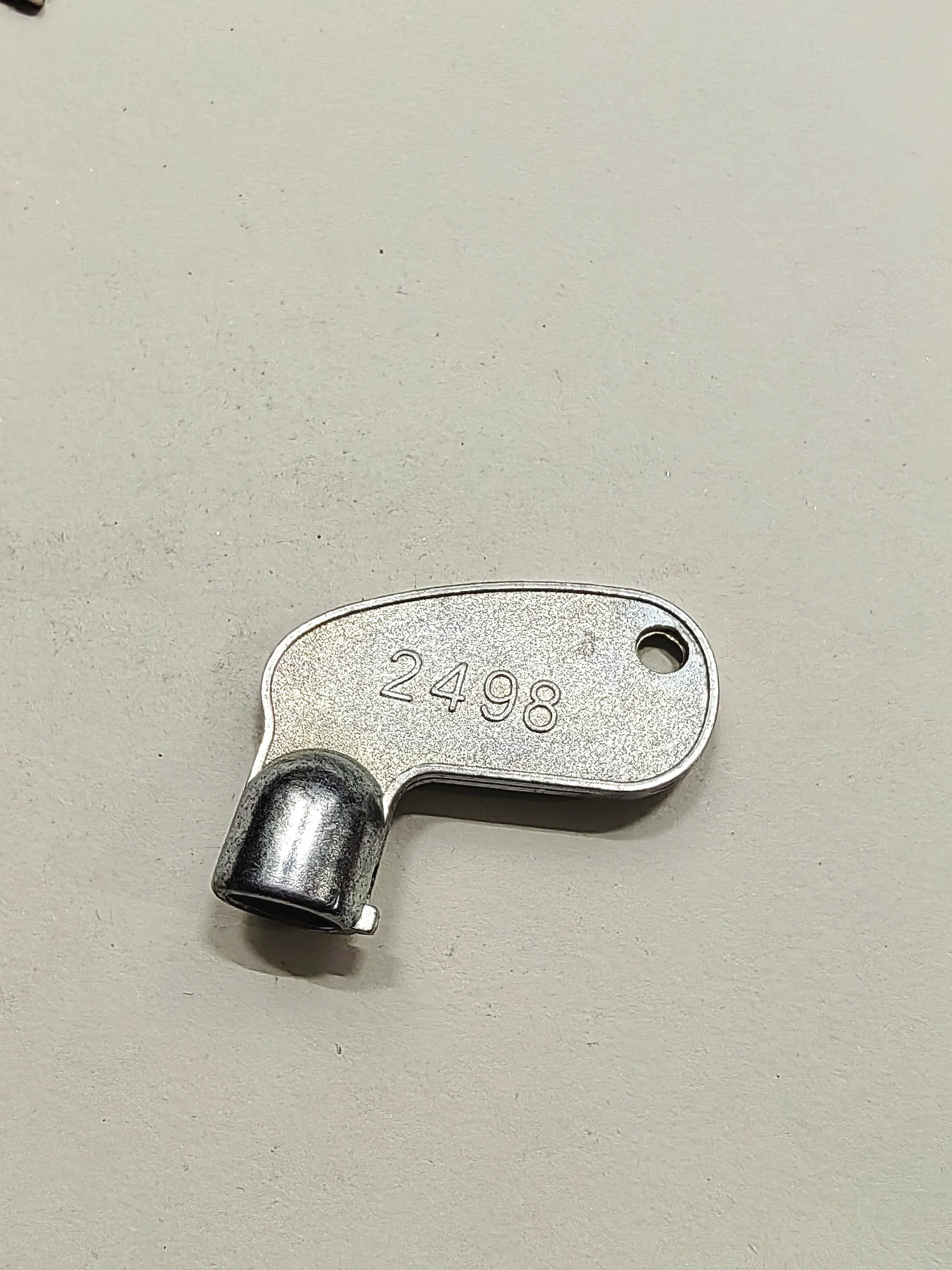 

2 PCS 2498 Key For Mitsubishi Magnum Morooka Isuzu TCM Bomag Heavy Equipment