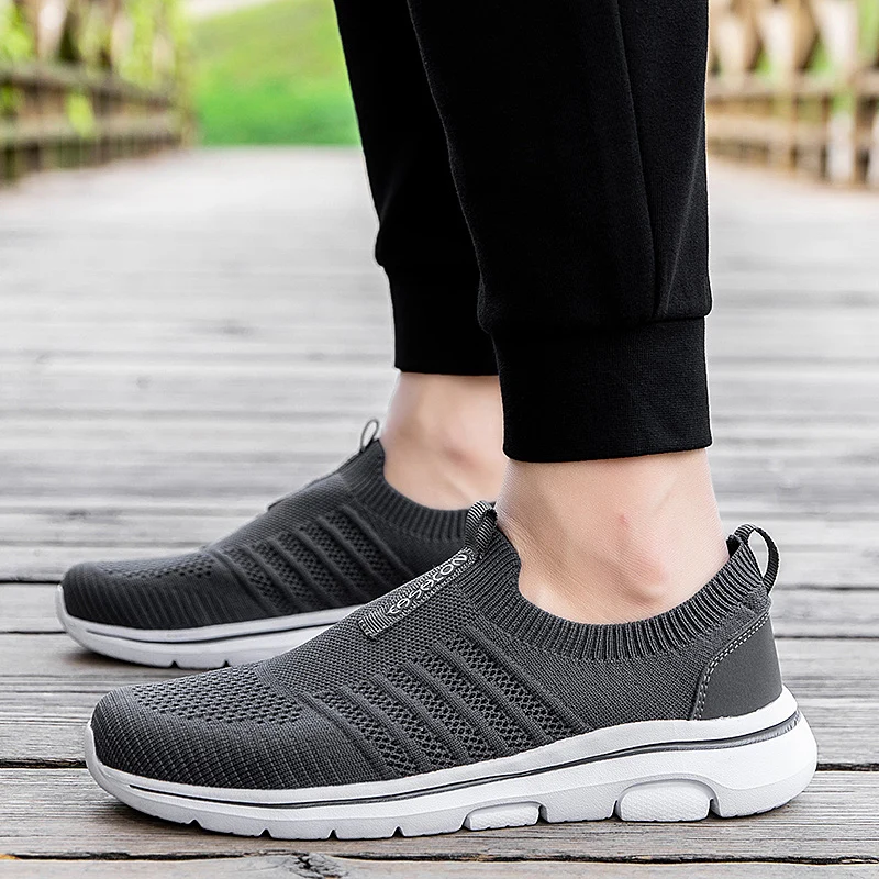 Summer Breathable Men's Walking Shoes 2025 Outdoor Walking Lightweight Anti Slip Men Sports Shoes Slip in Flat Vulcanized Shoes