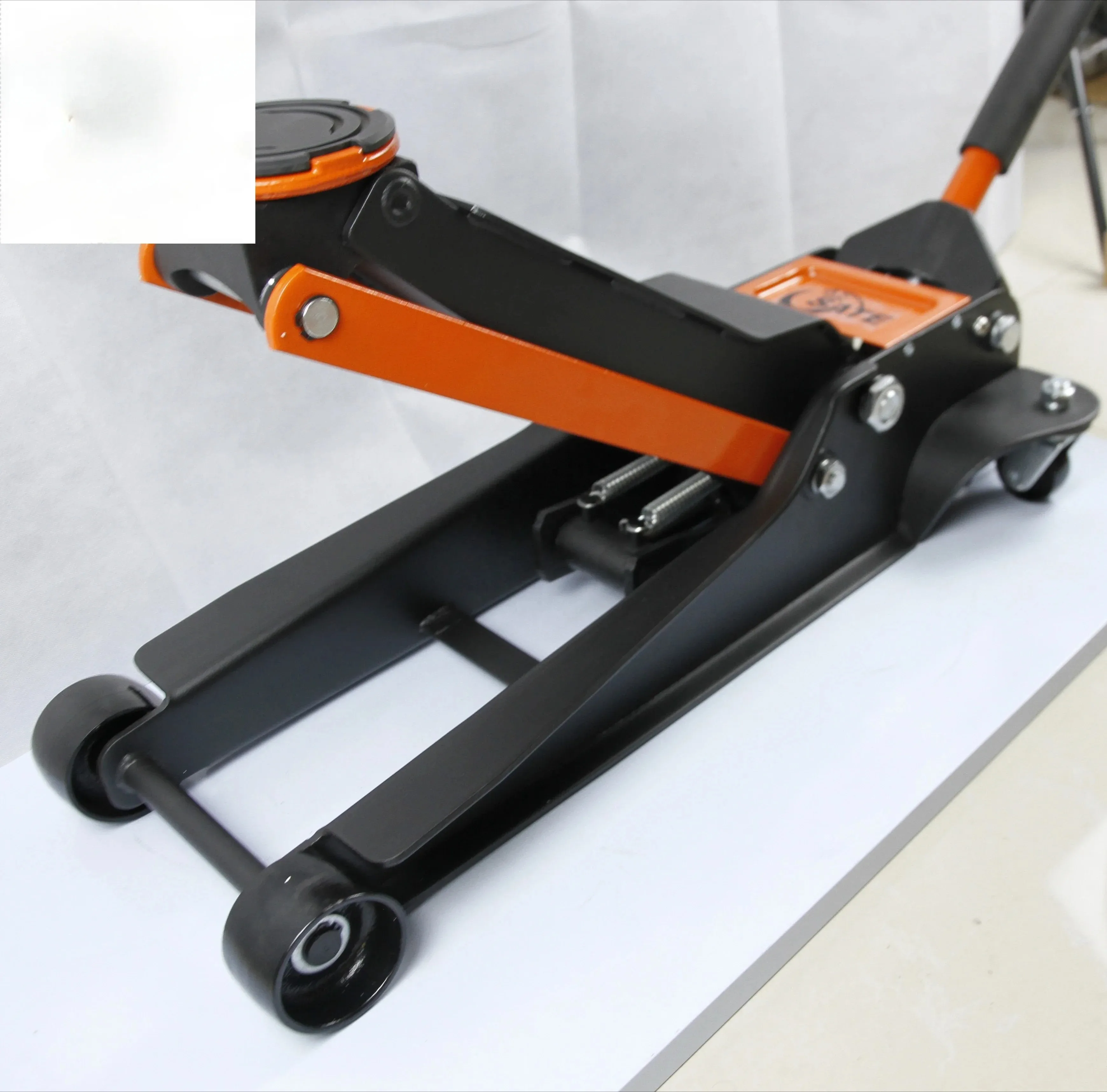 

3 Ton Low Profile Trolley Jack Hydraulic Floor Jack High-Quality Steel for Vehicle Repairing And Maintenance
