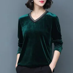 Korean Autumn and Winter New Golden Velvet Long Sleeved T-shirt Women's Solid V-neck Patchwork Chain Versatile Casual Plush Tops