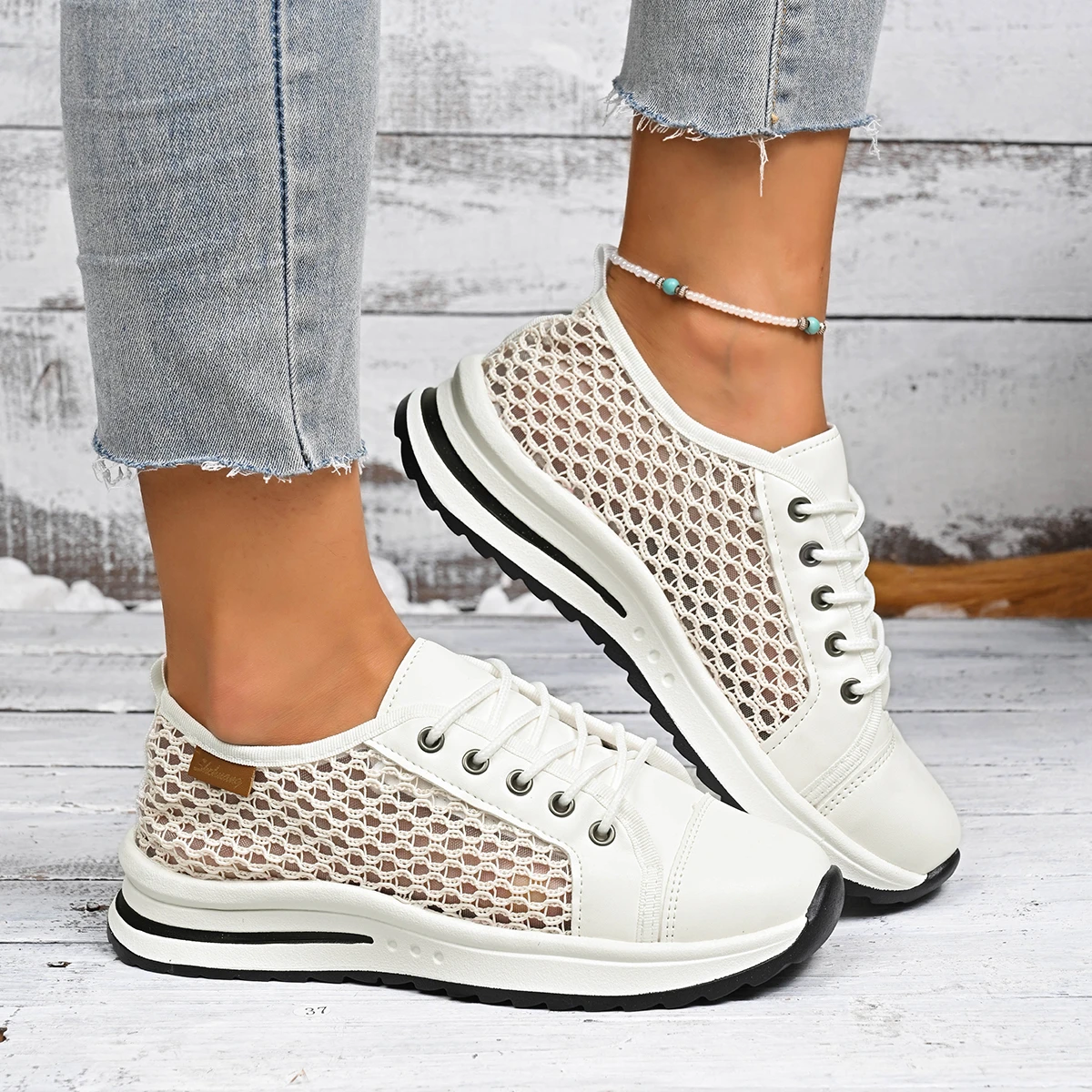 أحذية رياضية نسائية موضة الصيف حذاء كاجوال النساء القواطع الدانتيل جوفاء تنفس منصة أحذية رياضية مسطحة امرأة Zapatos De Mujer