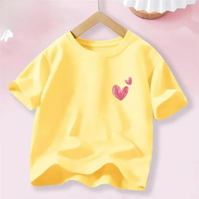 2026 الحلو القلب تي شيرت مطبوع طاقم الرقبة تي شيرتات قصيرة الاكمام عادية كل يوم بلايز الفتيات الملابس موضة المراهقين الملابس الرياضية