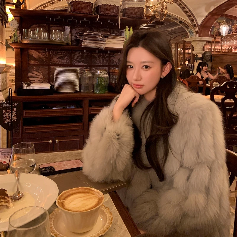 เสื้อโค้ทขนสุนัขจิ้งจอกแท้ YOLANFAIRY สำหรับผู้หญิง แฟชั่นฤดูหนาว ให้ความอบอุ่น ดูอ่อนเยาว์ เหมาะสำหรับใส่ไปทำงาน แจ็คเก็ตขนสุนัขจิ้งจอกแท้สุดหรู ปี 2025
