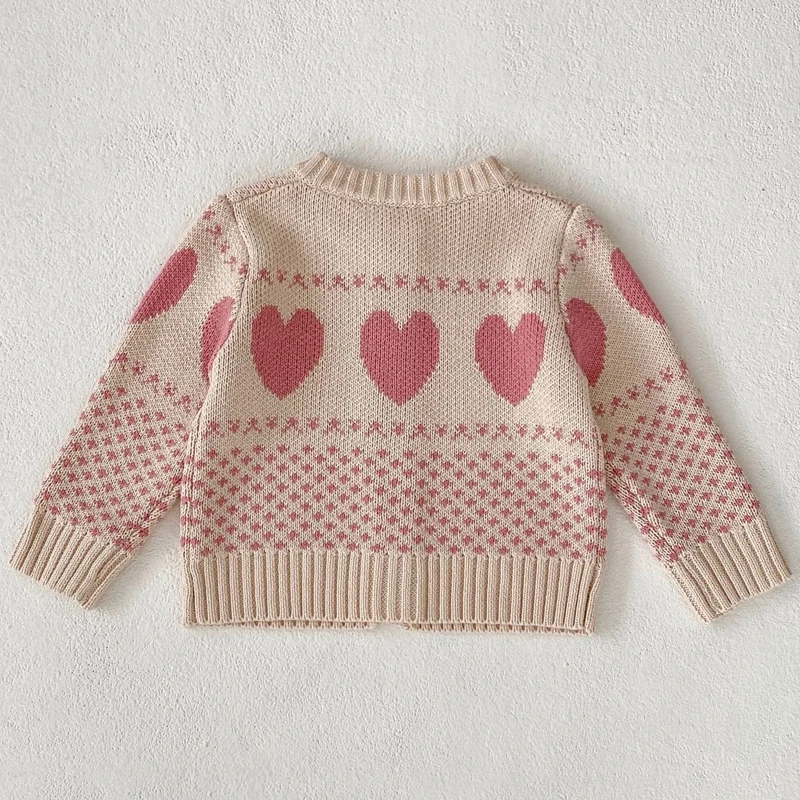 Autumn new baby clothing, 0-3 year old female baby knitted sweater, heart-shaped jacquard round neck jacket