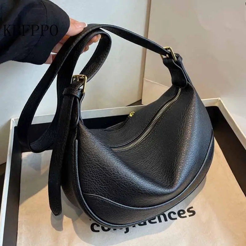 2023 New Women's Cowhide Alphabet Crescent Chain Shoulder Bag Pu Material Ladies Casual Messenger Bag Handbag For Girls Party