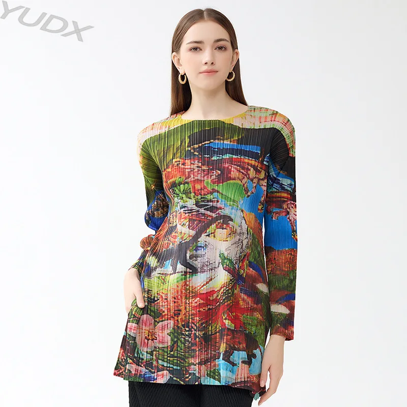 

Miyake 2023 Early Fall New Pleated Casual Style Colorful Painting Round Neck Long Sleeve Loose Large Size Design Women's T-shirt