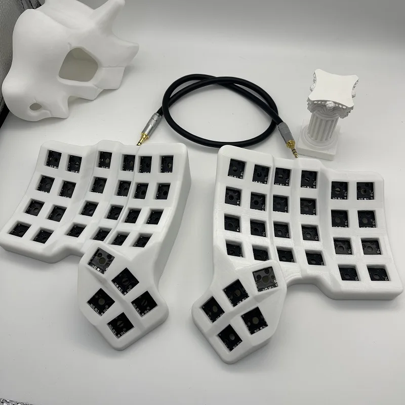 

Scylla Split Keyboard Kit Wired Single-mode Hot Swappable Ergonomics Curved Keyboard Supports QMK Customized Mechanical Keyboard