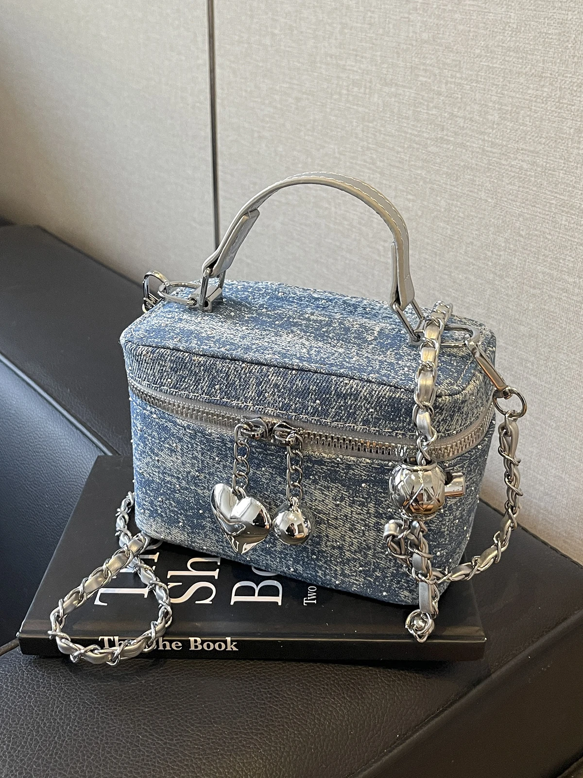 2024 New Diamond Crossbody Bag Women\'s Fashion Chains Single Shoulder Bags Heart Zipper Bucket Square Handbags Denim Pouch