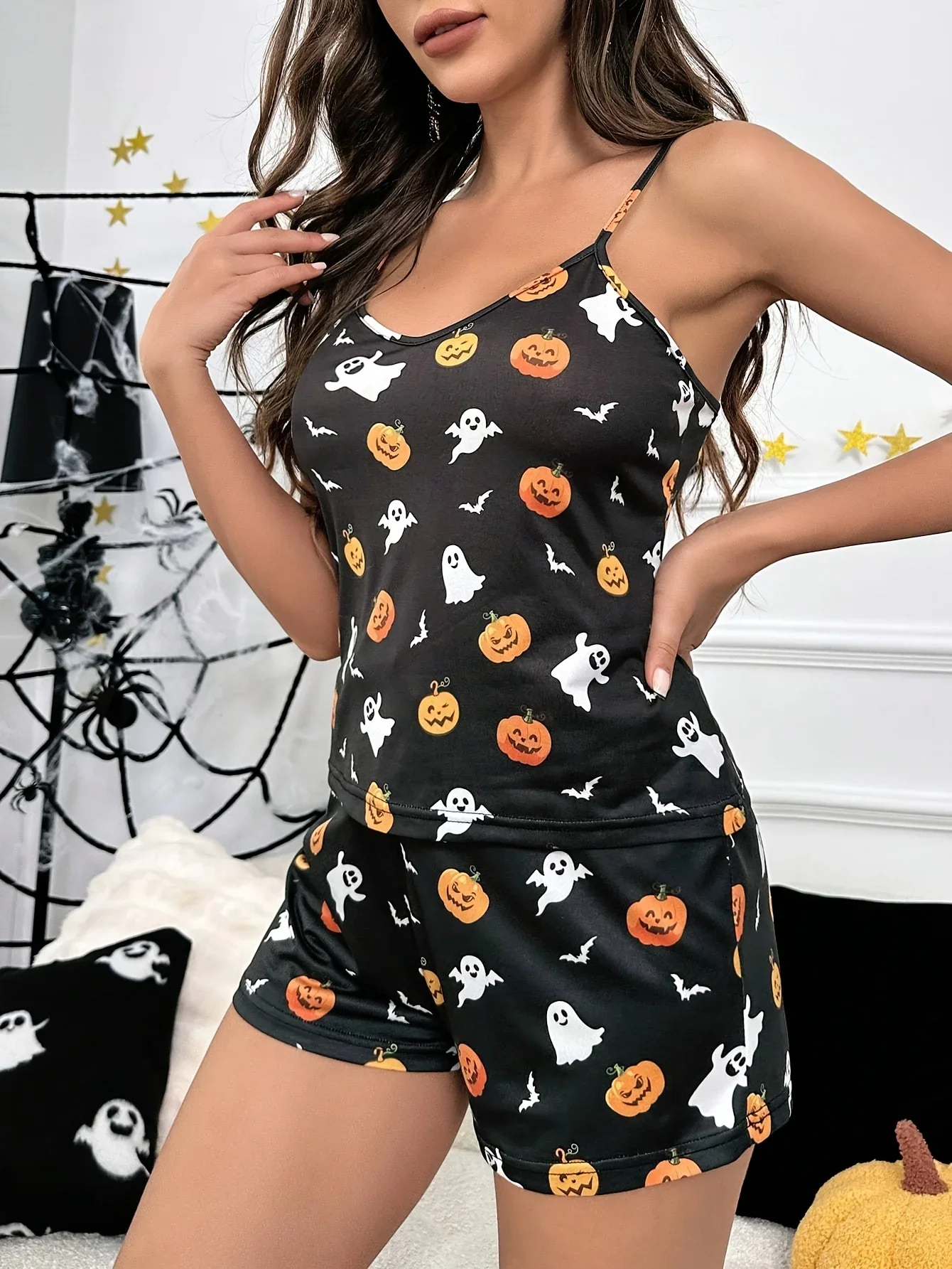 طقم بيجامات شورت هالتر بطباعة الهالوين للسيدات بتصميم جديد ملابس منزلية مريحة وغير رسمية