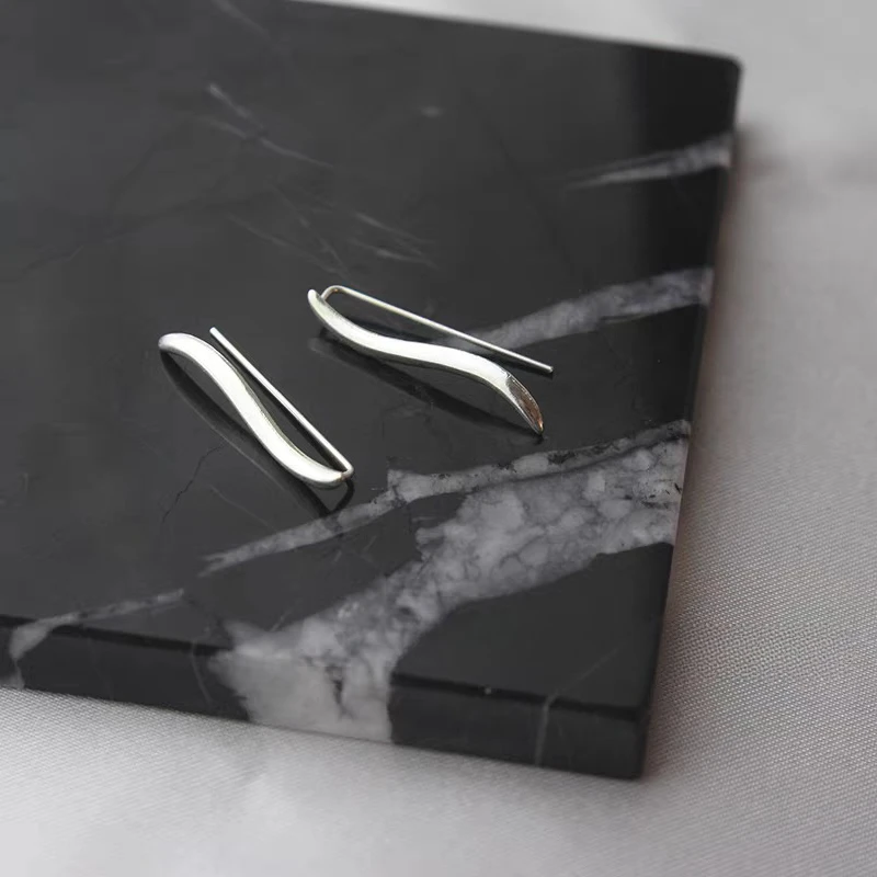 925 Silver Streamlined Earrings Gift for Girls Korean Style Fashionable Simple Line Design Elegant Ear Ornaments for Women