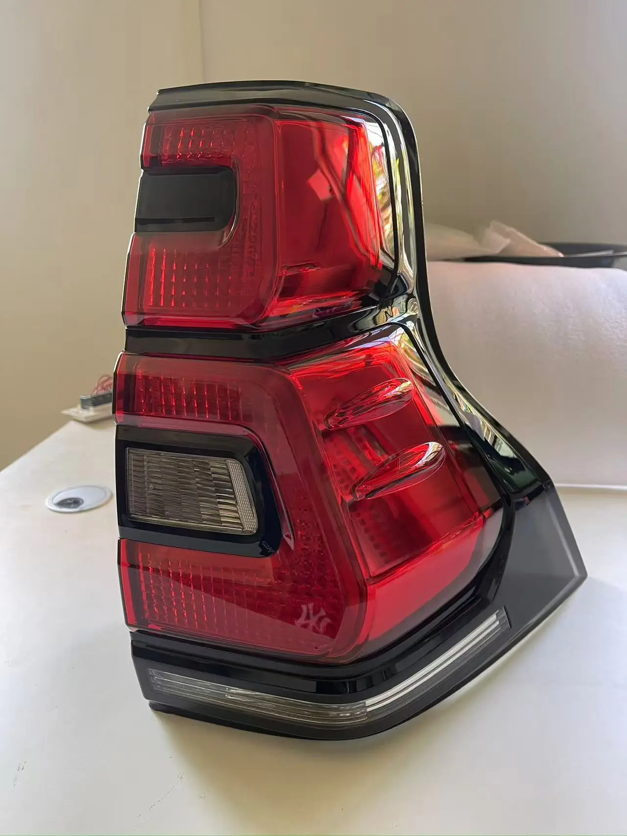 

Suitable for Land Cruiser taillight assembly modification, LED driving lights, brake lights, reverse lights Car Accessories.