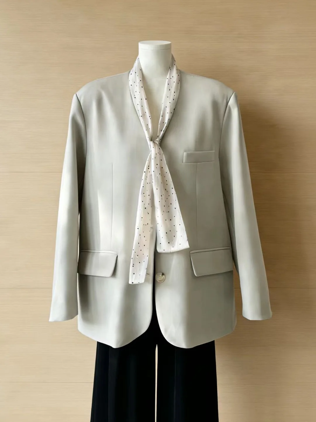 

High Quality Loose Fit Mid-Length Women's Suit Jacket Casual Fashionable Versatile Outerwear for Spring 2026
