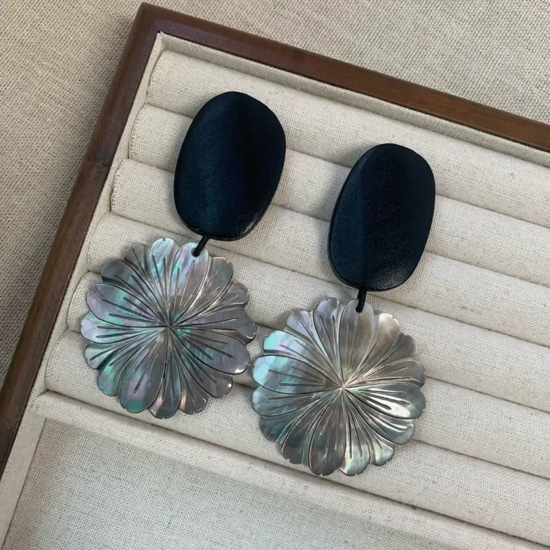 Natural log fritillary shell earrings flower light luxury retro fashion high sense niche exaggerated personality earrings