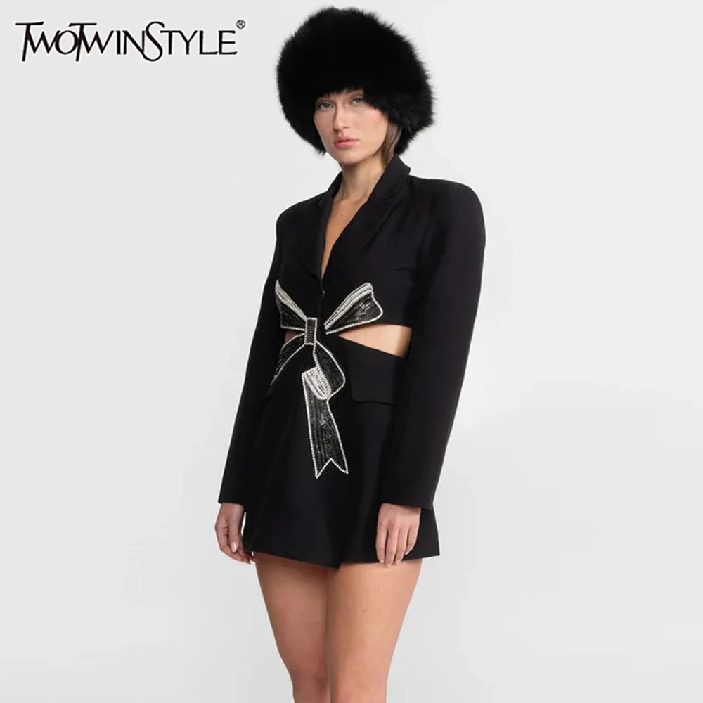 

TWOTWINSTYLE утягивающий ажурный пиджак с бантом для женщин, элегантный пиджак с лацканами и длинными рукавами, высокой талией, женская одежда