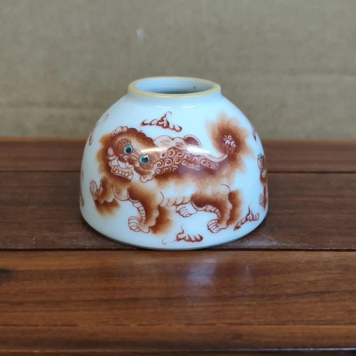 Vintage Collectible Taishi Shaobao Hand Painted Lion Water Pot Chinese Study Room Decorative Vessel