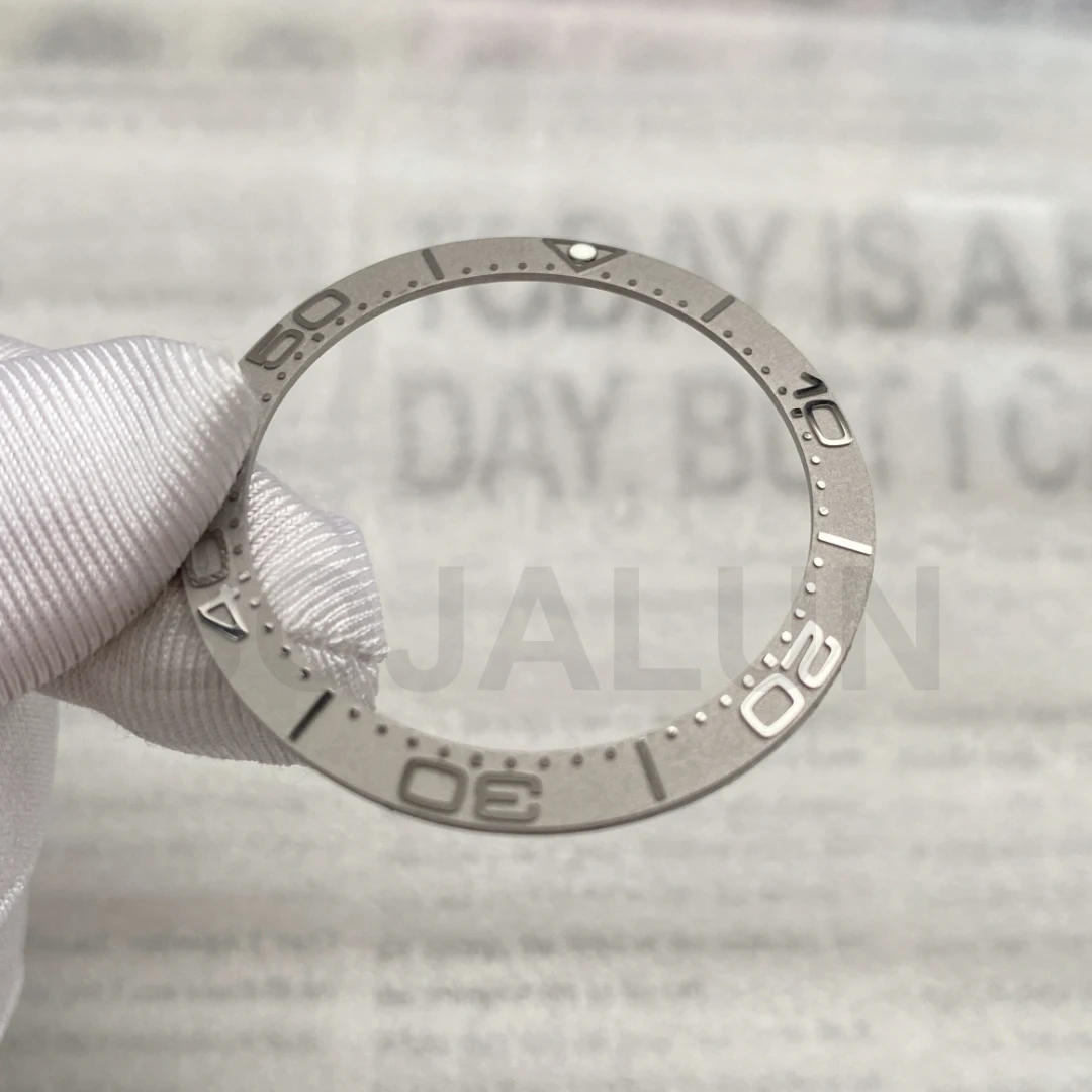 時計外輪アクセサリーリング SUB セラミックデジタルスケールリング代替タツノオトシゴ 300 黒と緑の水ゴーストヨット 38 ミリメートル