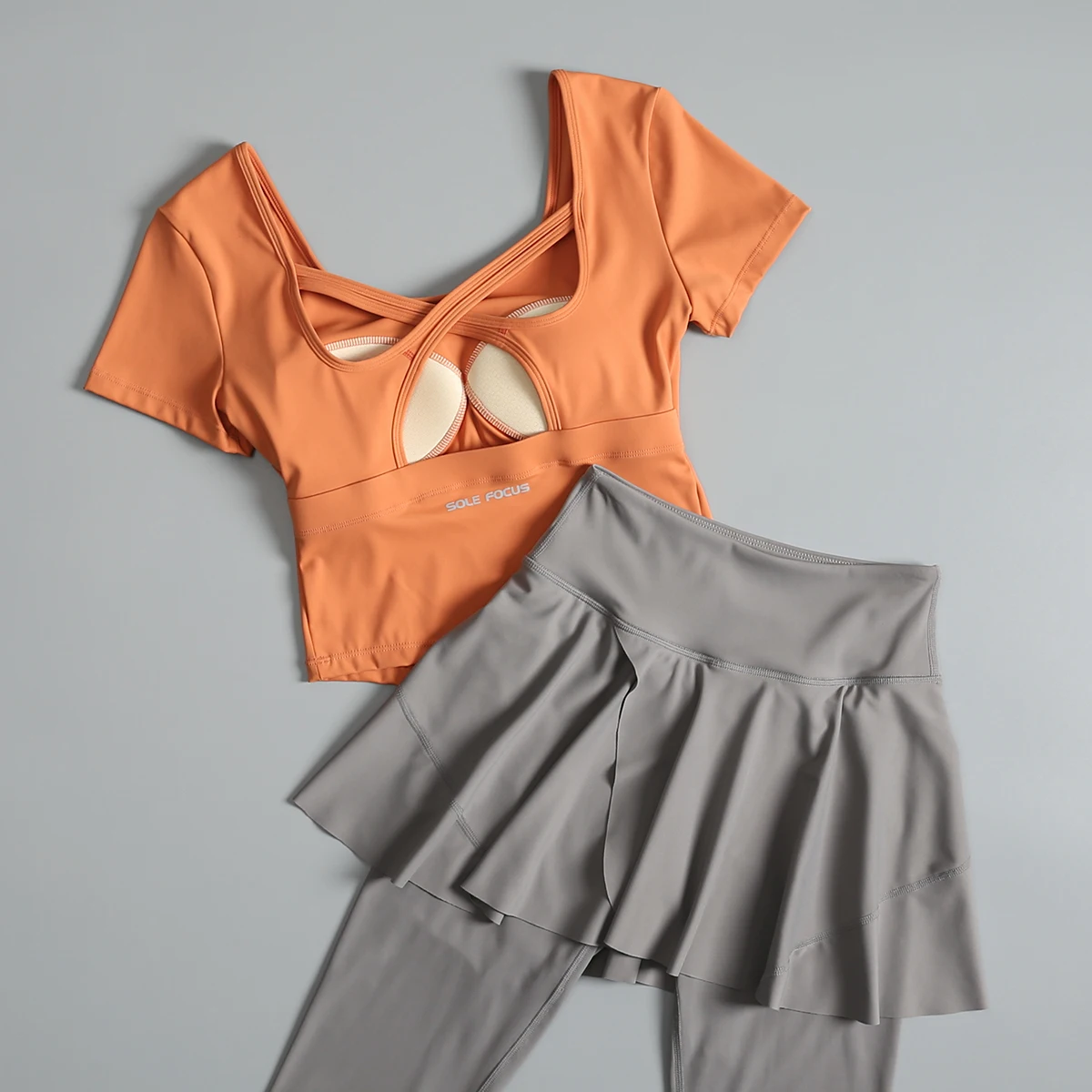 バドミントンユニフォームスポーツスーツ女性用夏の新しい速乾性プリーツテニスロングスカートランニングトレーニング登山