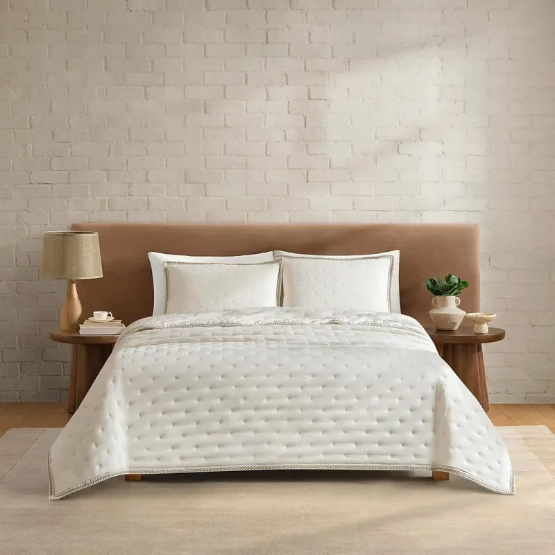 Devon Braid Queen Quilt Set Lightweight Bed Set 3-Piece Off-White