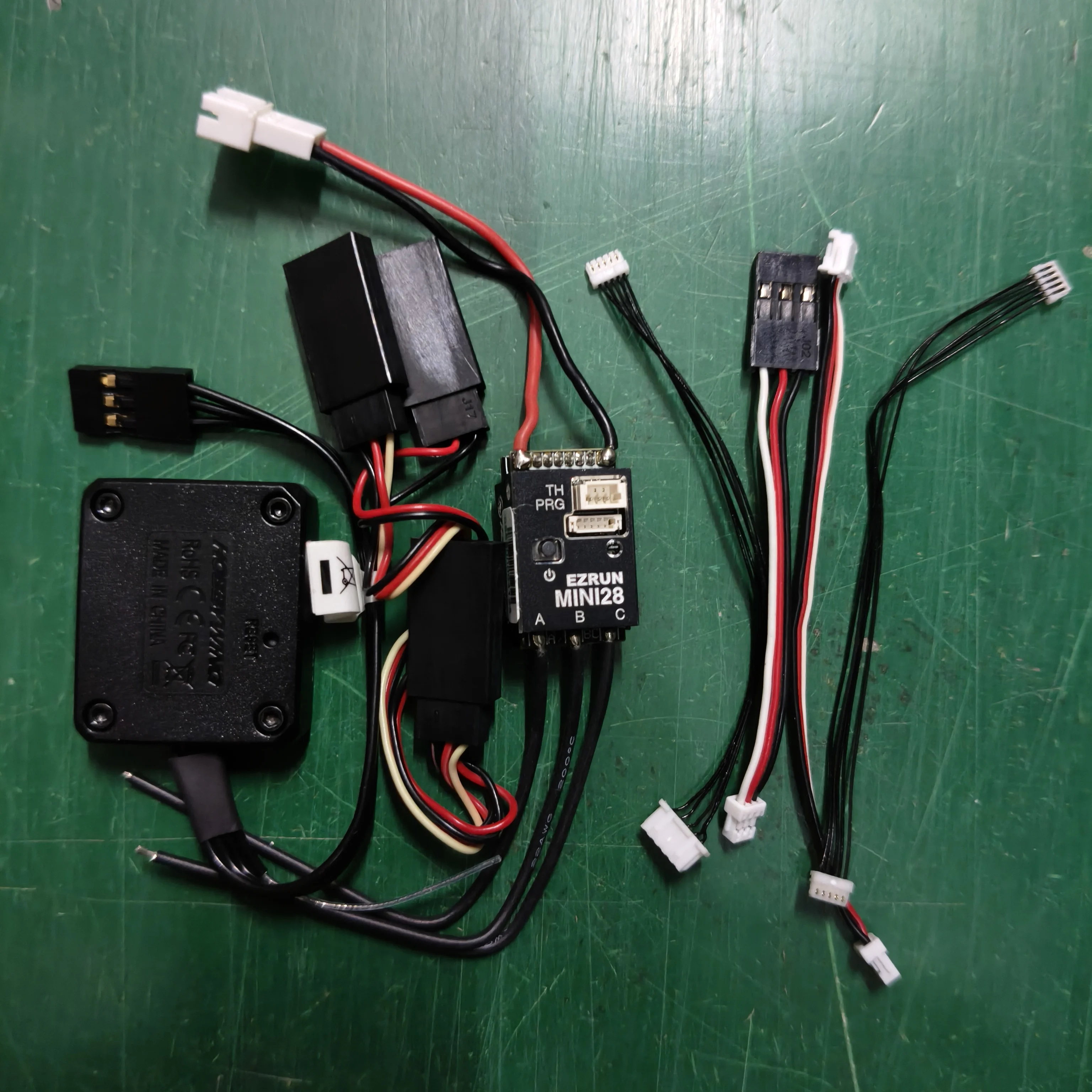

Hobbywing EZRUN 30AS небольшого размера, бесщеточный ESC MINI28, сенсорная поддержка Bluetooth-настройств для гоночного/дрифта 1/28 GL