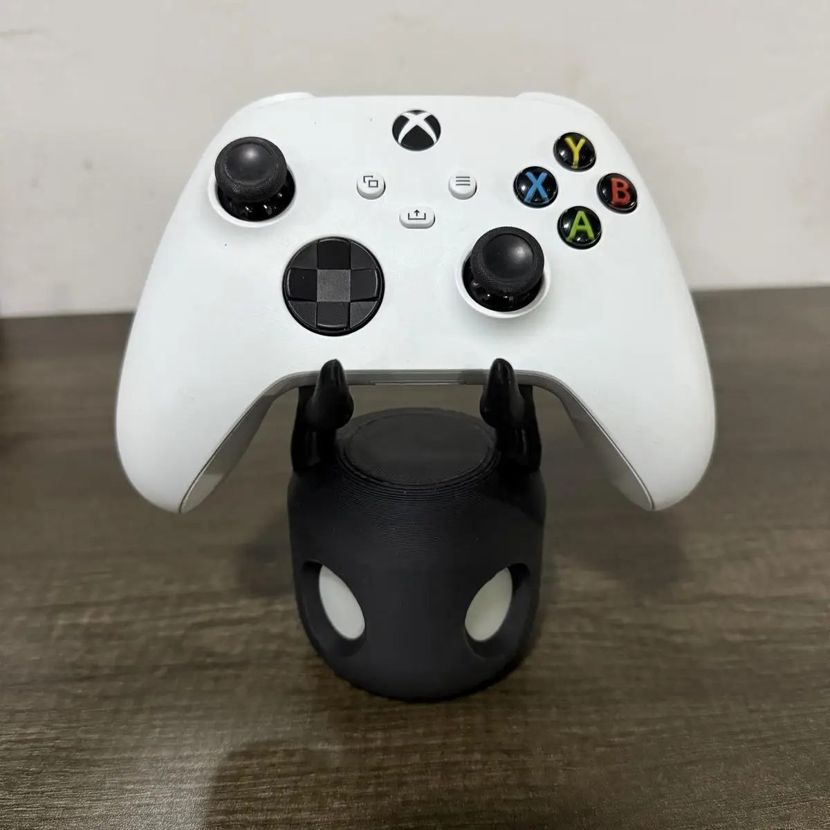 2026 Game Controller Stand Universal Knight Theme Cool Desktop Display Stand Game Handle Bracket for PS4/PS5/Switch