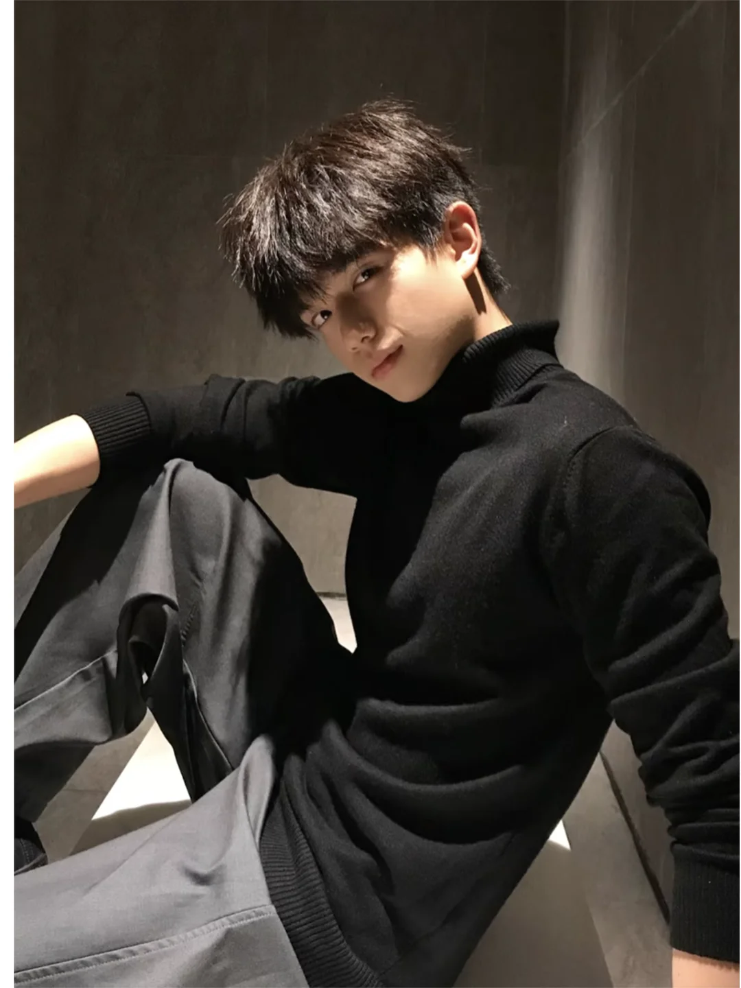 

Американский утепленный мужской вязаный свитер с высоким воротником, теплый зимний базовый слой, черный, стильный и элегантный.