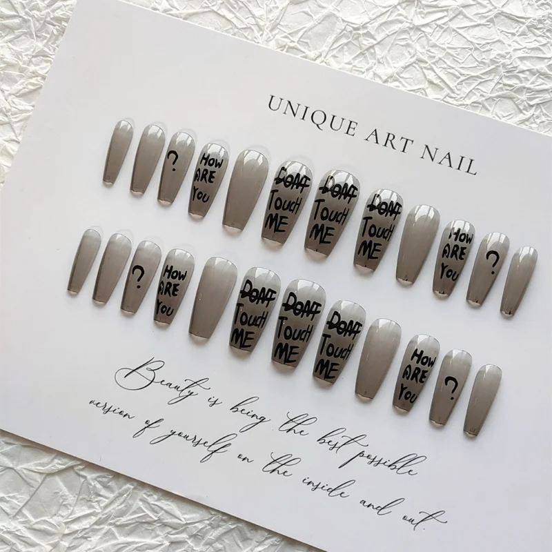 ジェルネイルセット レオパード柄ネイルステッカー キュートなアニマル柄 ゴールドブラック ジェムストーン風付け爪 ショートラウンドヘッド 取り外し可能な付け爪 磁石ジェルネイル