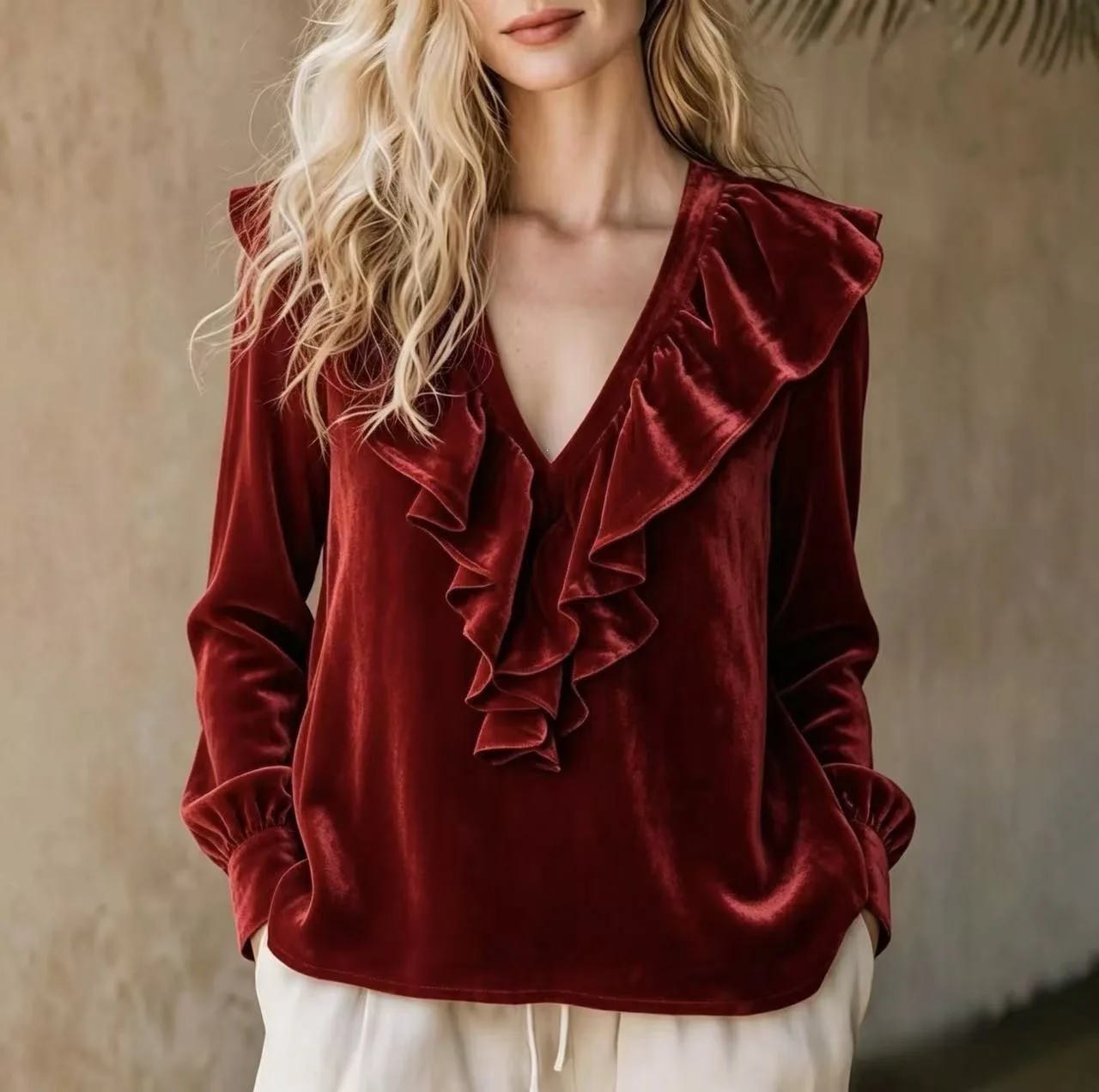 2026 Elegant Velvet V-neck T-shirt Women Fashion Autumn New Style Loose Fit Long Sleeve Pure Color Casual Versatile Bordered Top