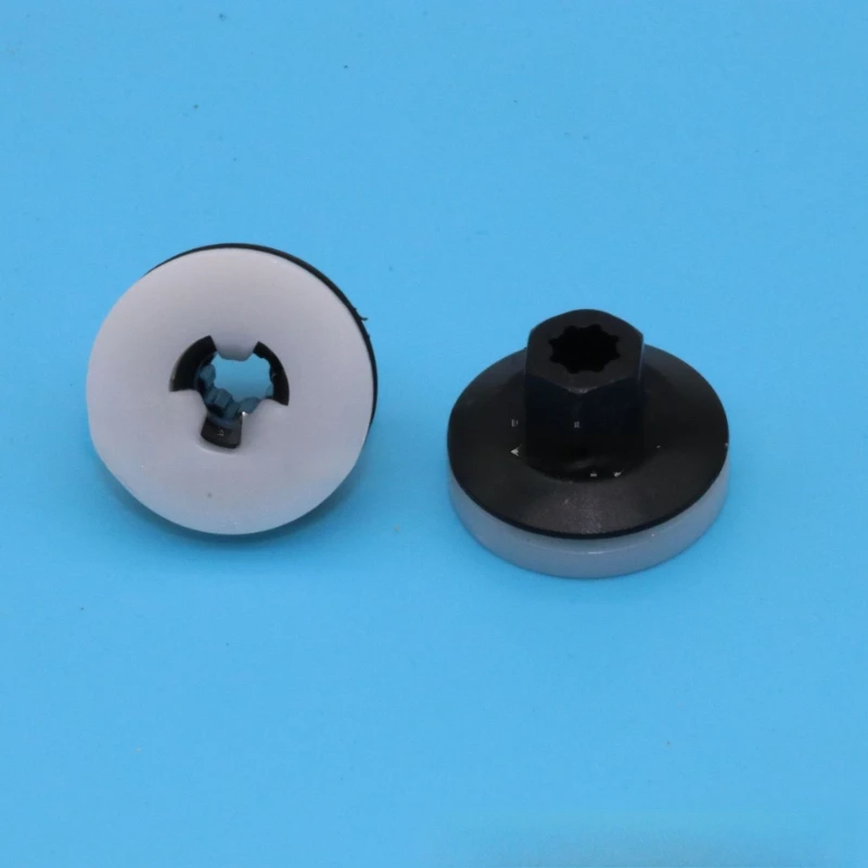 20/50 Pieces of Plastic Clips and Nuts Suitable for the Engine Undertray of Toyota Levin, Corolla, and Avalon Models.