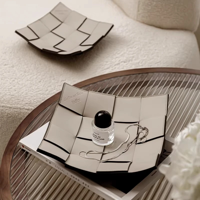 Light luxury leather jewelry storage tray, lipstick sundries, desktop high-end storage tray, key remote control tray