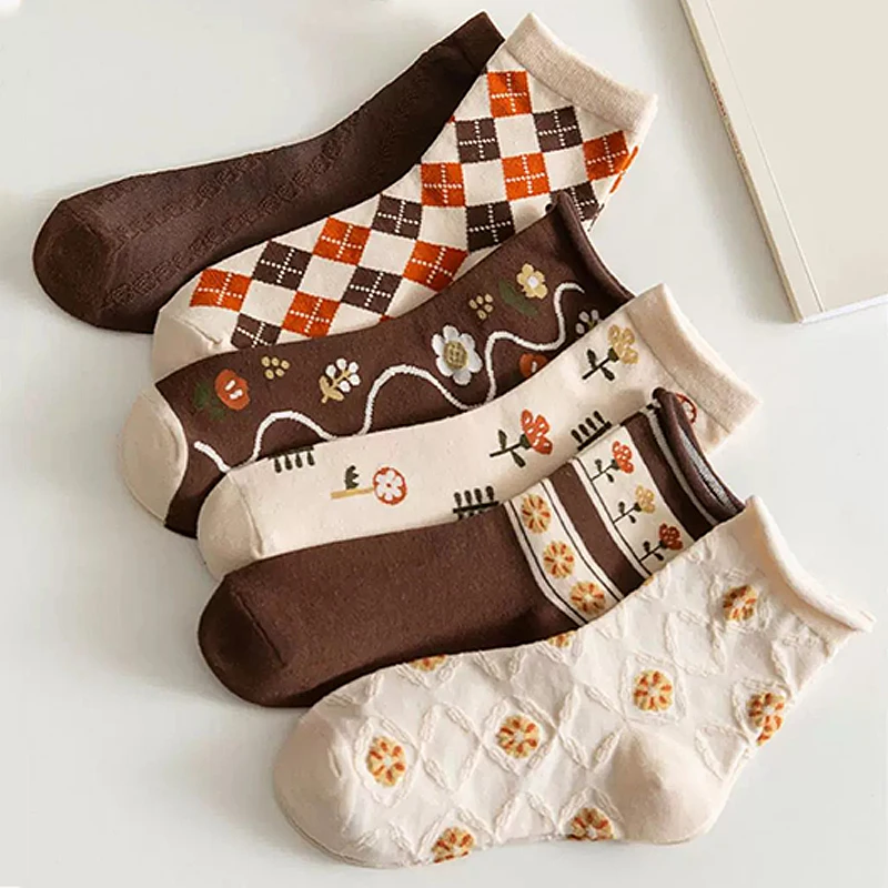 6 Pairs (Random Delivery) Women Khaki Retro Flowers Plaid Floral Stripe Sweet and Comfortable Fashion Simple Tube Socks