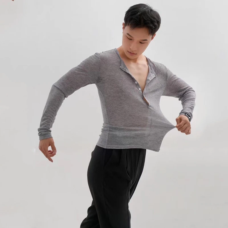 ملابس رقص لاتينية جديدة لعام 2025 للرجال بأكمام طويلة ملابس ممارسة فضفاضة تشاتشا سامبا تانجو ملابس رقص لاتينية للرجال البالغين DQS17345