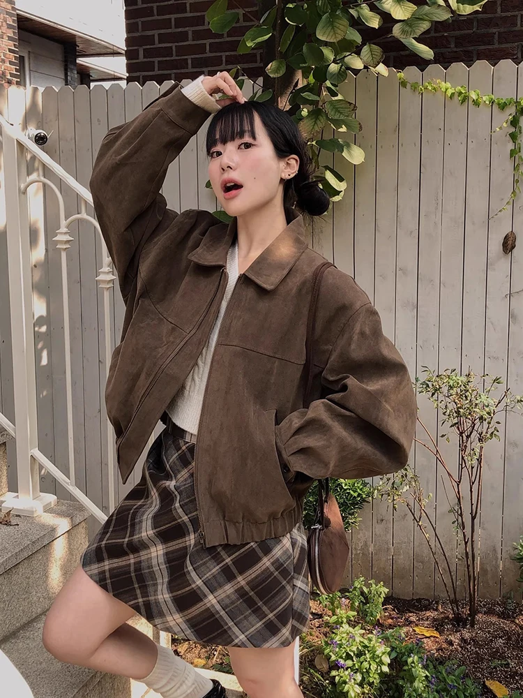 

Clothland Women Vintage Suede Bomber Jacket Zipper Long Sleeve Female Outwear Retro Coats Mujer CB210